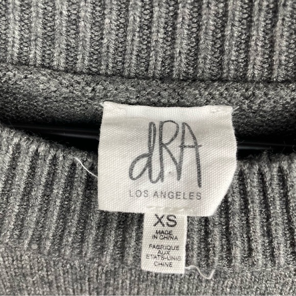 dRA Los Angeles Gray Long Sleeve Ruffle Sweater size xs - Picture 5 of 6